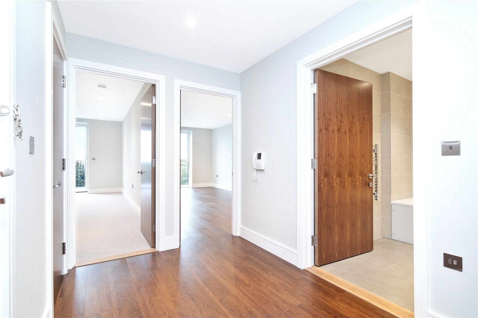 Flat Merrick Road in Greater London