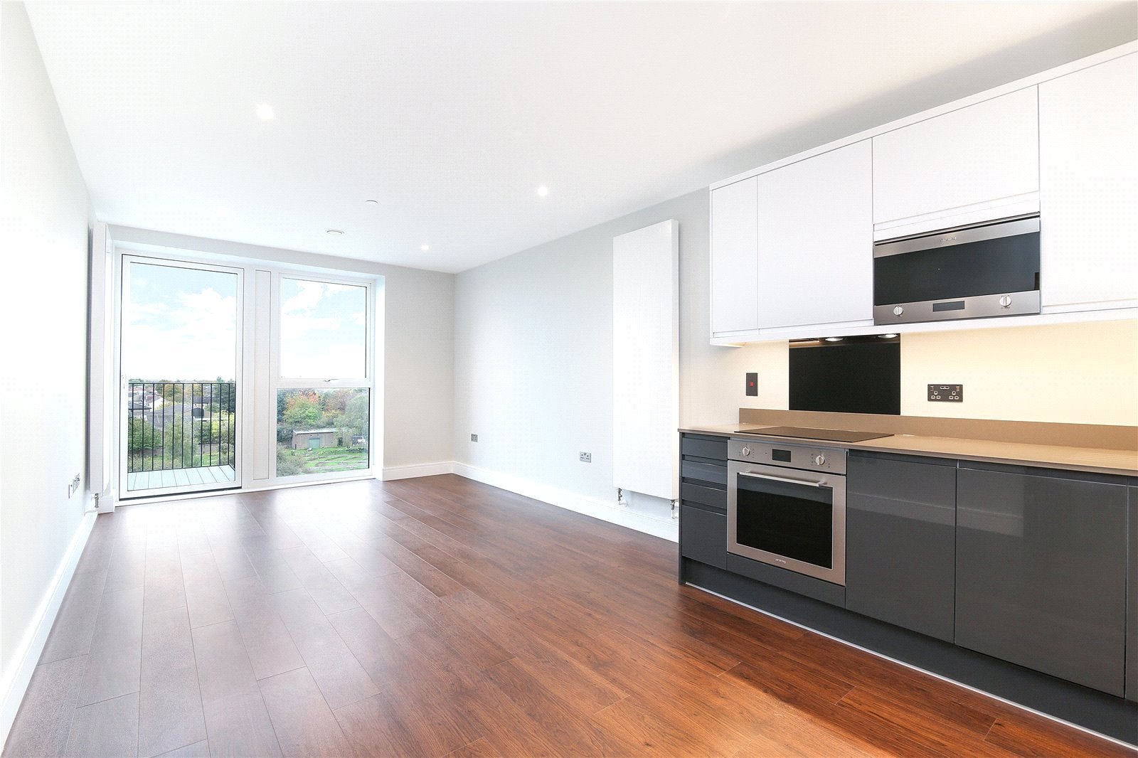 Flat Merrick Road in Greater London