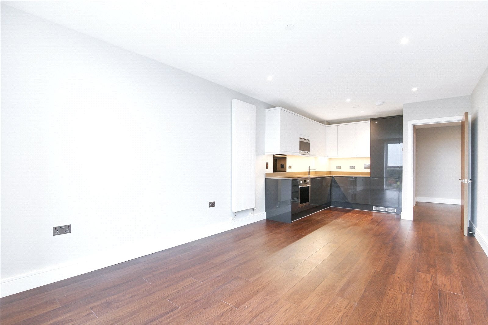 Flat Merrick Road in Greater London