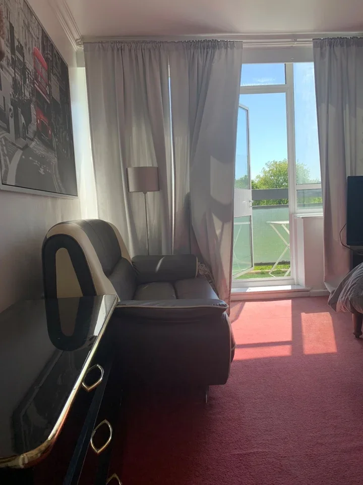 Room Walter Terrace in Greater London