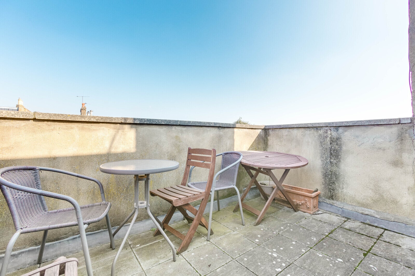 Flat Marney Road in Greater London