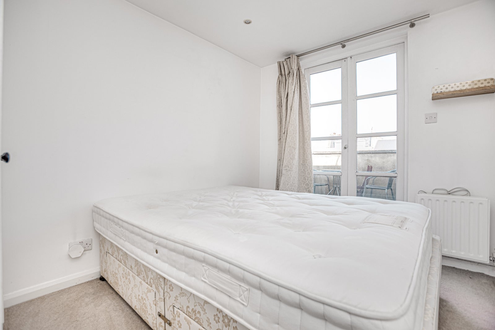 Flat Marney Road in Greater London
