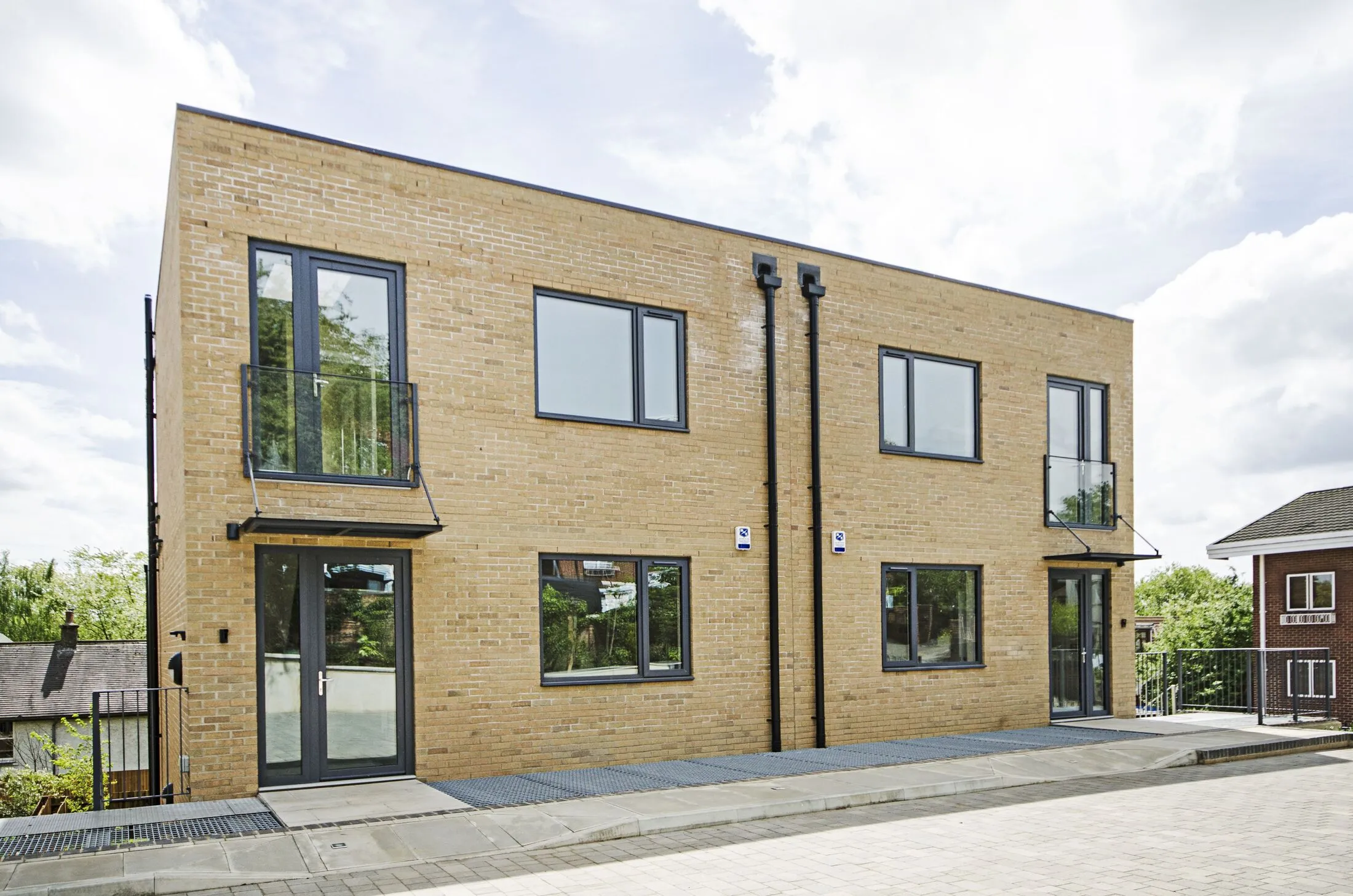 House Dollis Hill Lane in Greater London