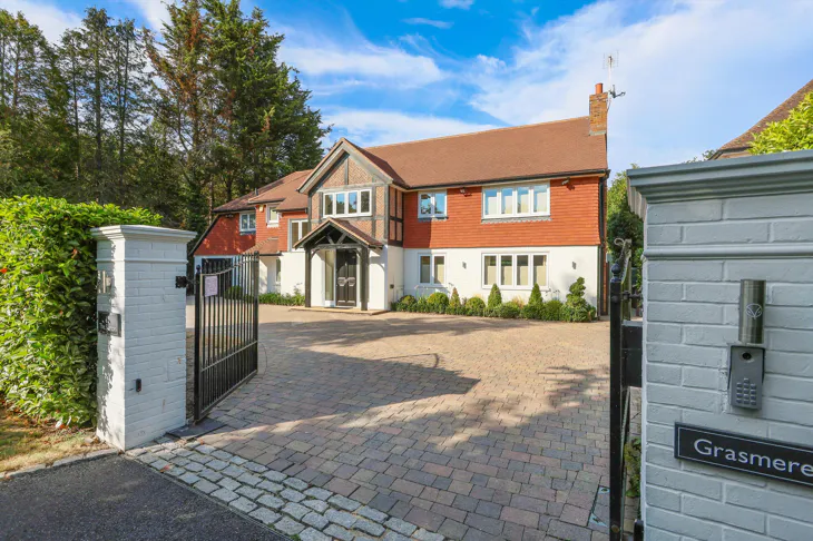 House The Barton in Elmbridge