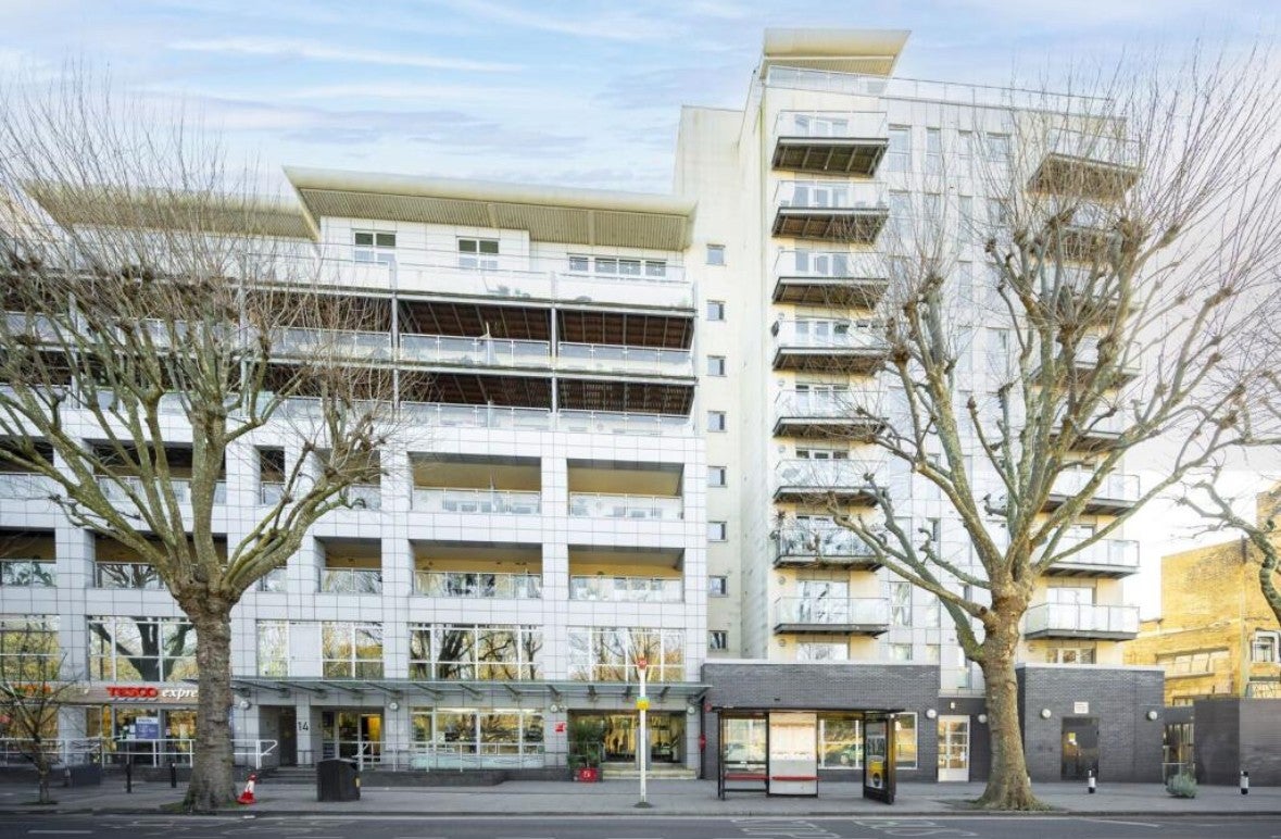 Flat Southgate Road in Greater London