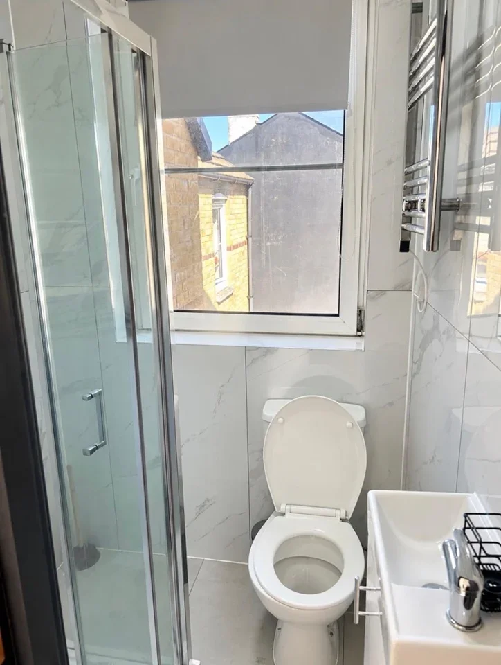 Room Machell Road in Greater London