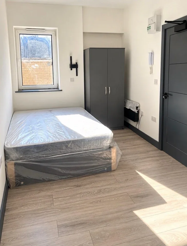 Room Machell Road in Greater London
