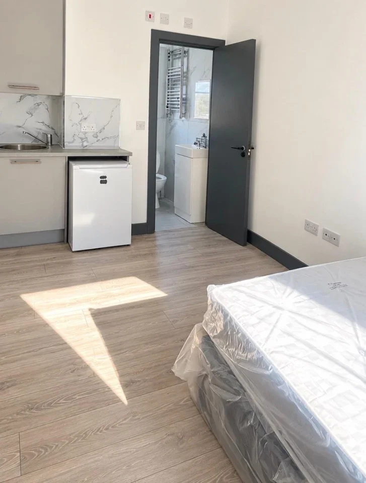Room Machell Road in Greater London