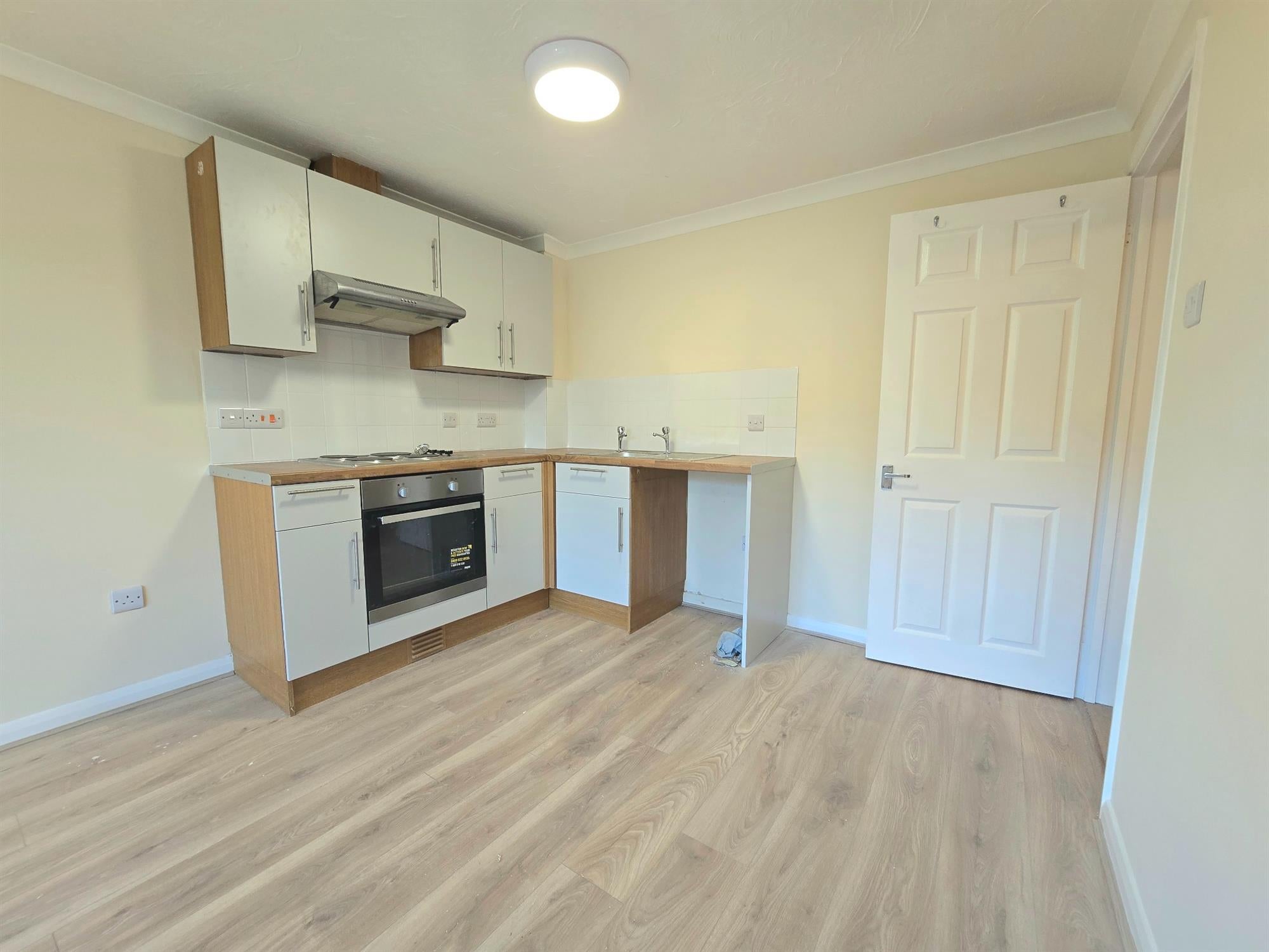 Flat Millbrook Road East in Southampton