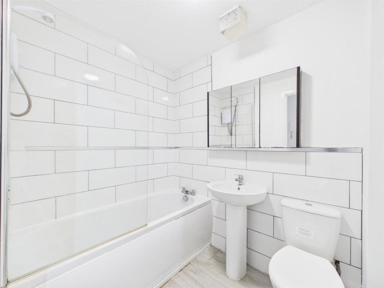 Flat Gillet Close in Nuneaton and Bedworth