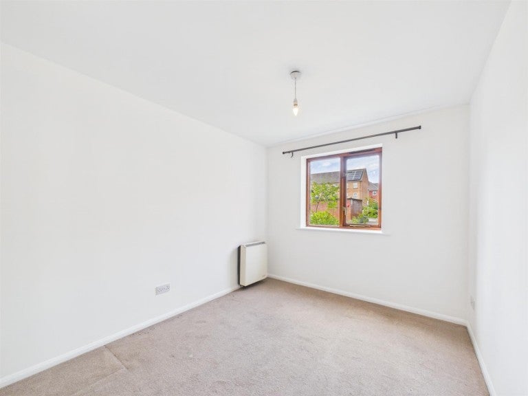 Flat Gillet Close in Nuneaton and Bedworth