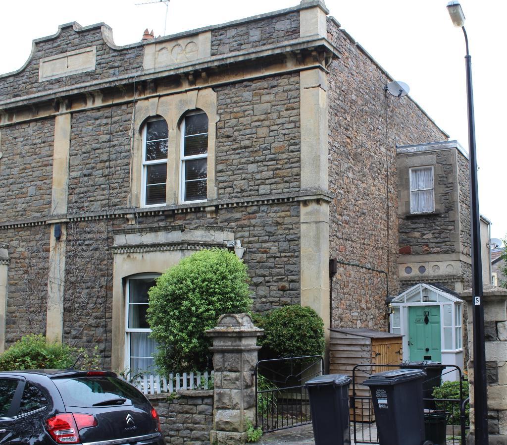 Flat Seavale Road in Clevedon