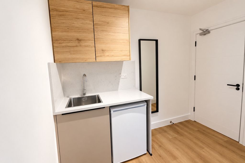 Room Albert Drive in Greater London