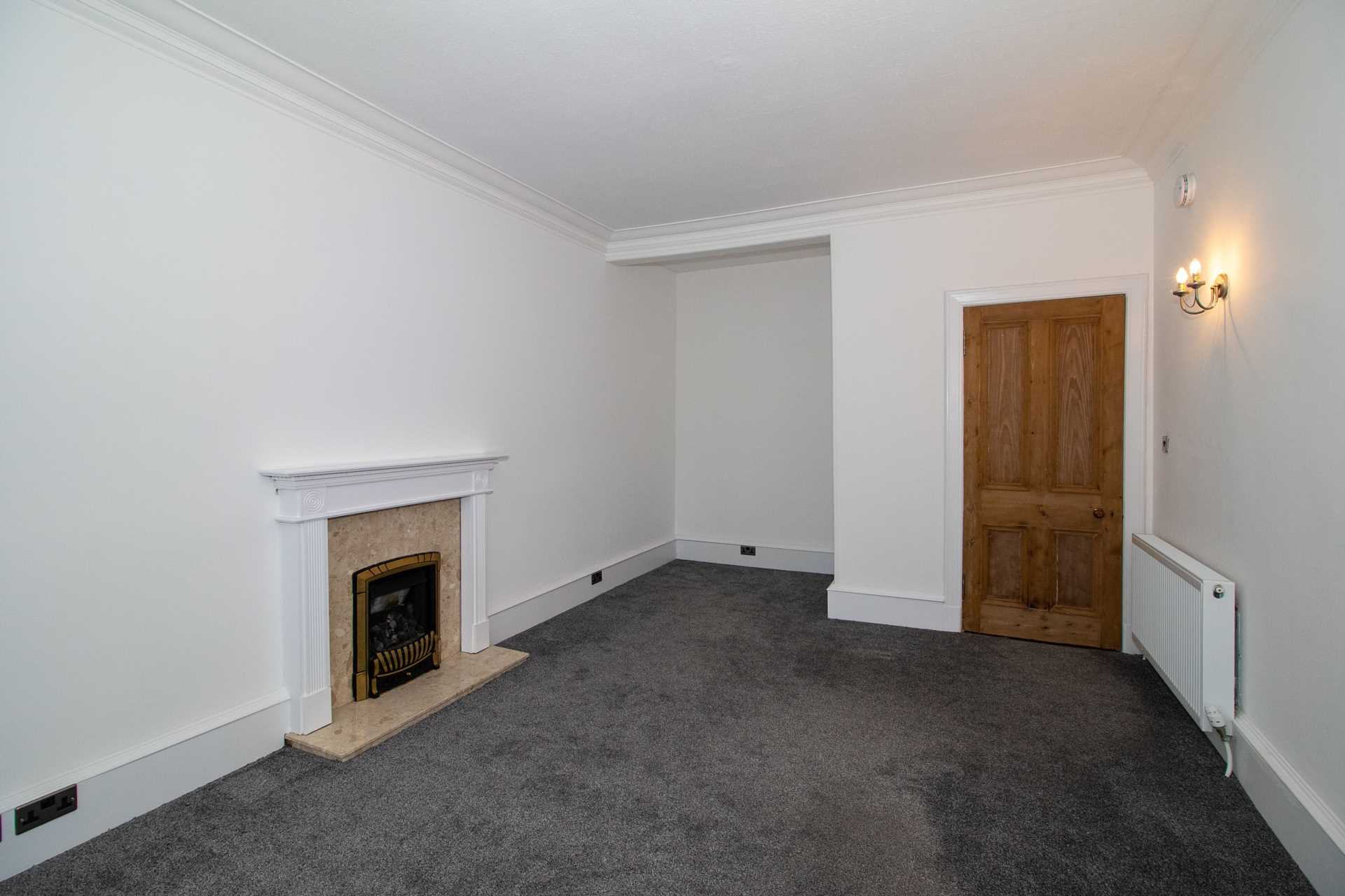 Flat West Glen Road in Kilmacolm