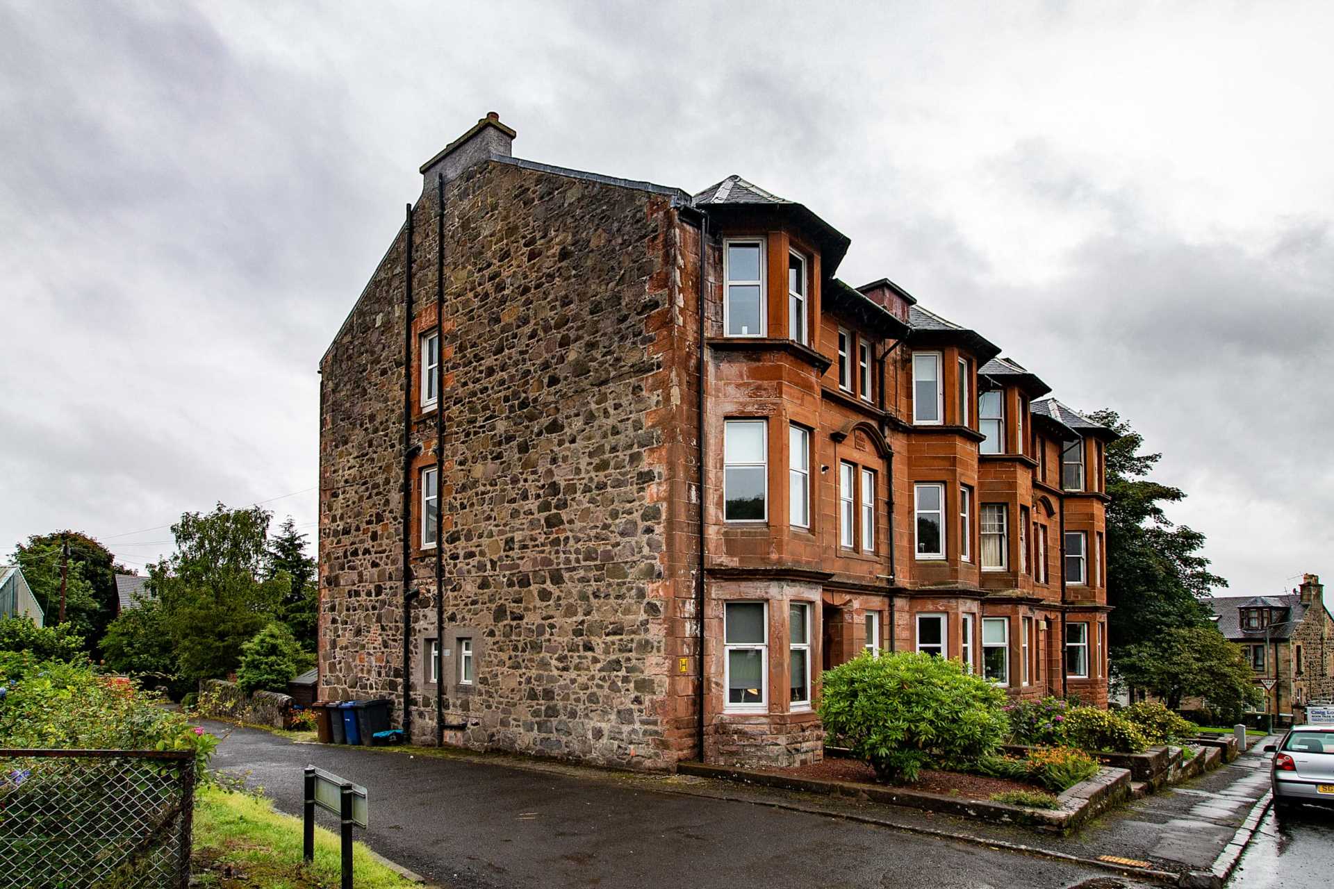 Flat West Glen Road in Kilmacolm