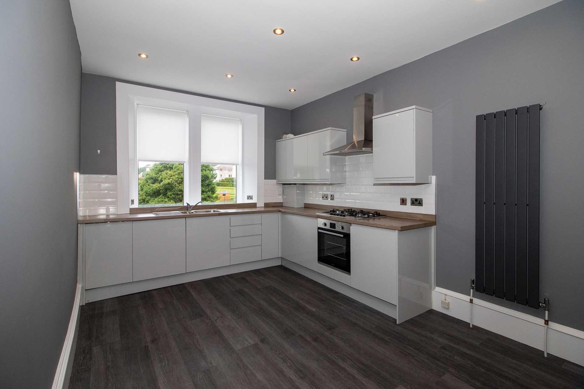 Flat West Glen Road in Kilmacolm