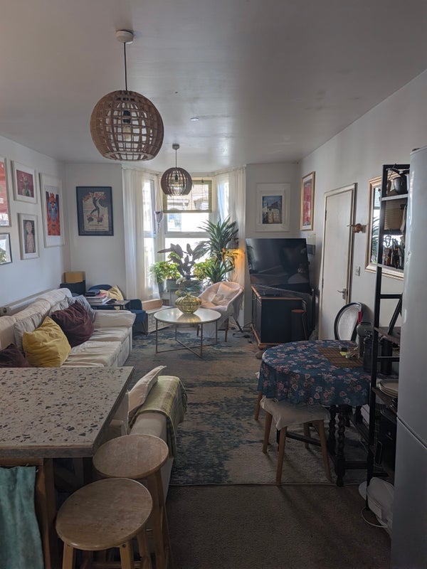 Room Hassett Road in Greater London