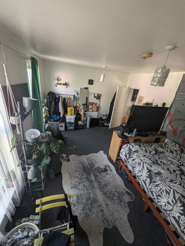 Room Hassett Road in Greater London
