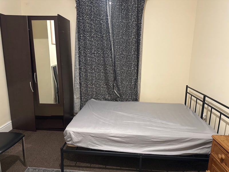 Room Westbourne Place in Leeds