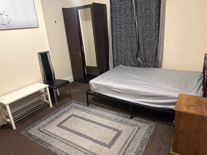 Room Westbourne Place in Leeds
