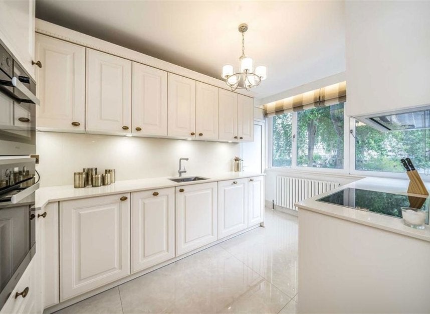 Flat Hyde Park Crescent in City of Westminster