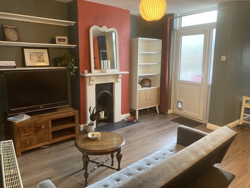 Flat Mount Pleasant Terrace in Bristol