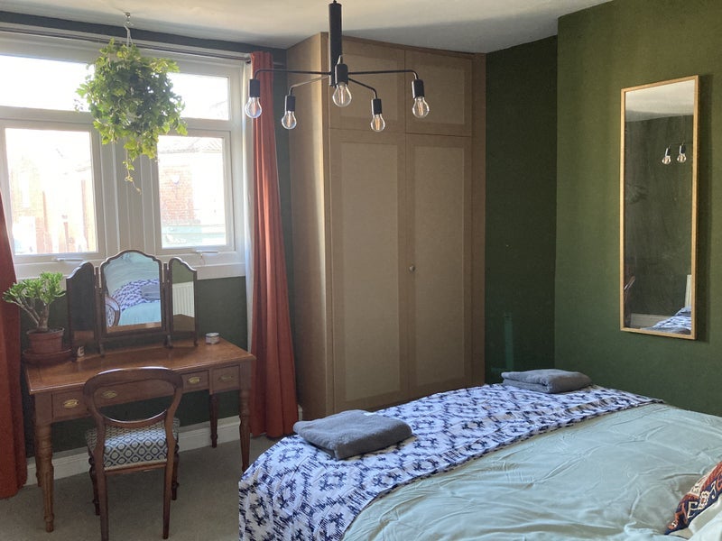 Flat Mount Pleasant Terrace in Bristol