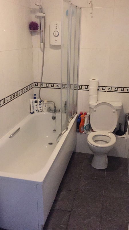 Room St Clairs Road in Greater London