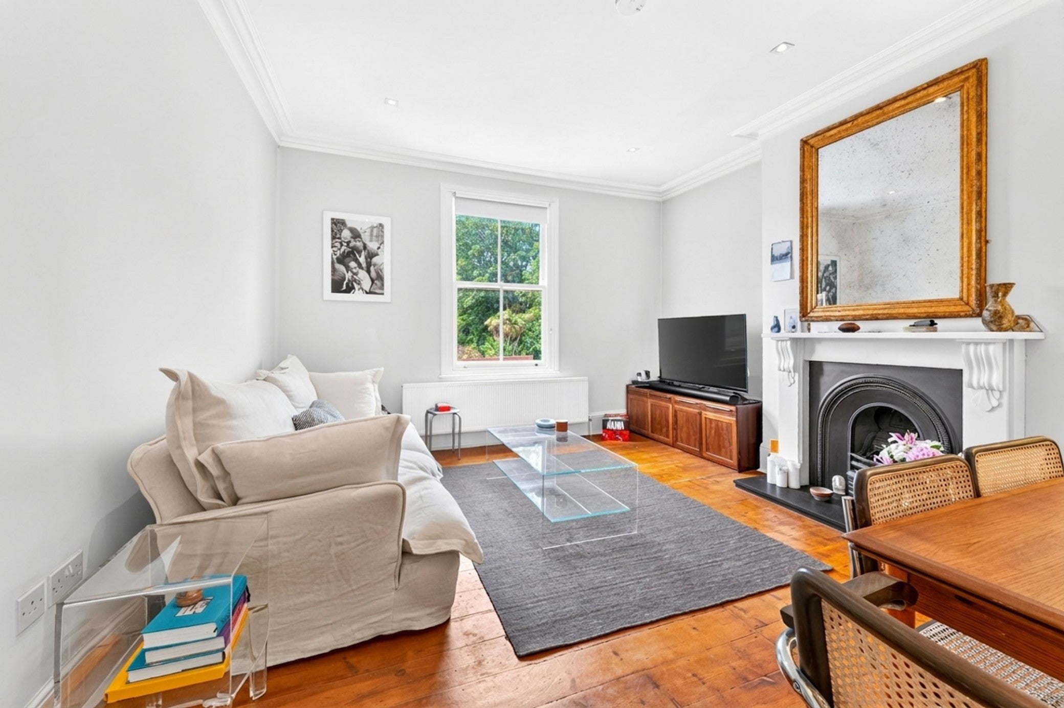 Flat Shaftesbury Road in Greater London