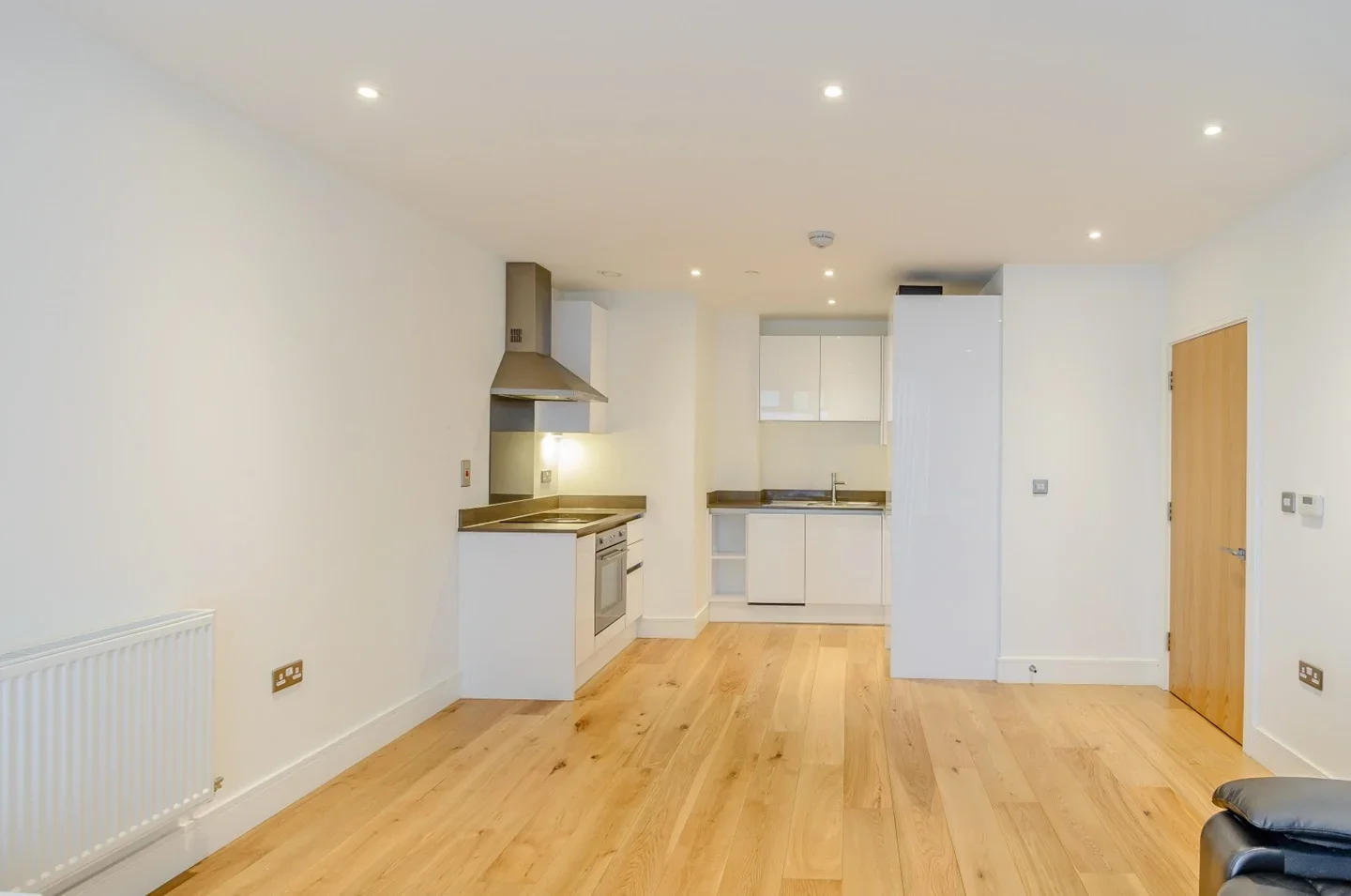 Flat Silvertown Way in Greater London