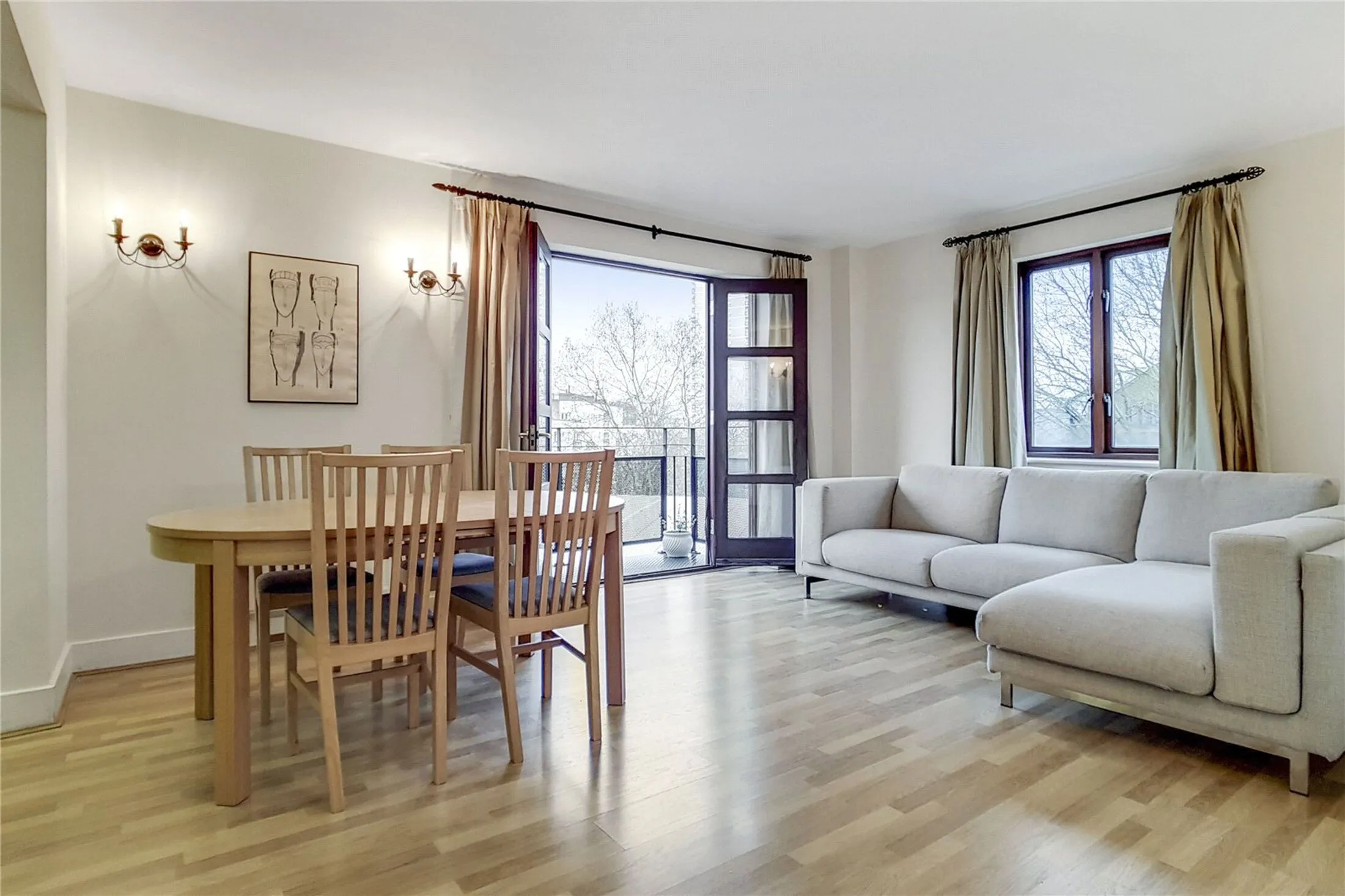 Flat Dockhead in Greater London