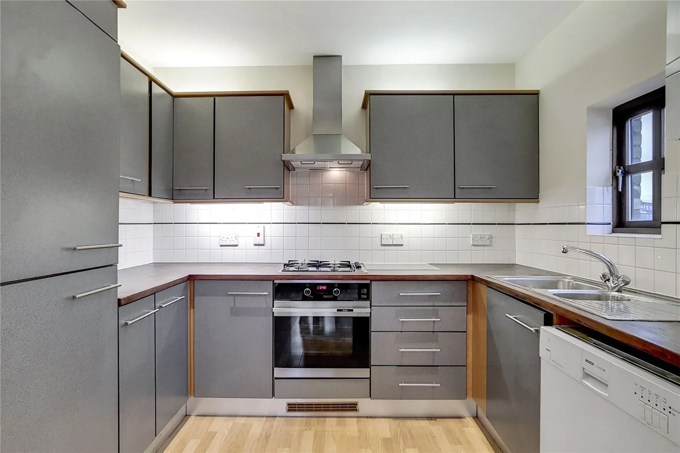 Flat Dockhead in Greater London