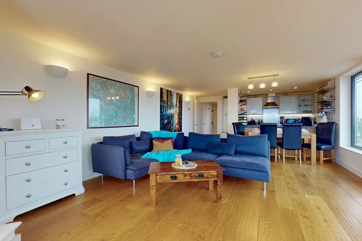 Flat Victorian Grove in Greater London