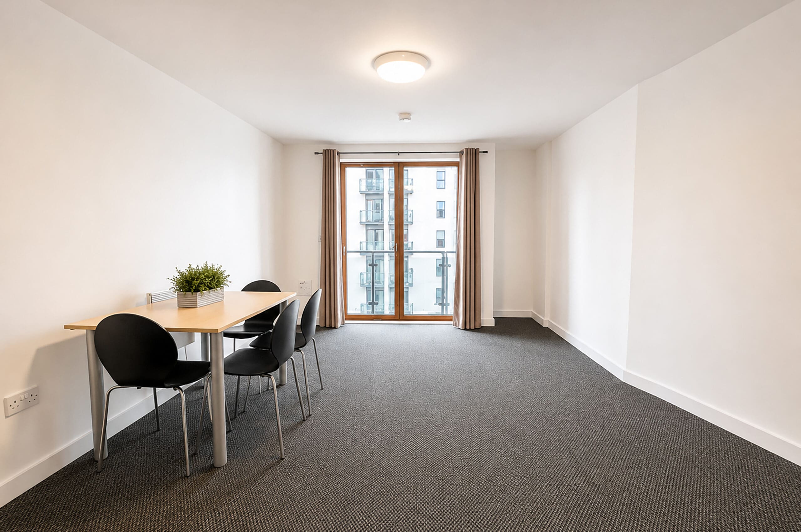 Flat Hornbeam Way in Manchester