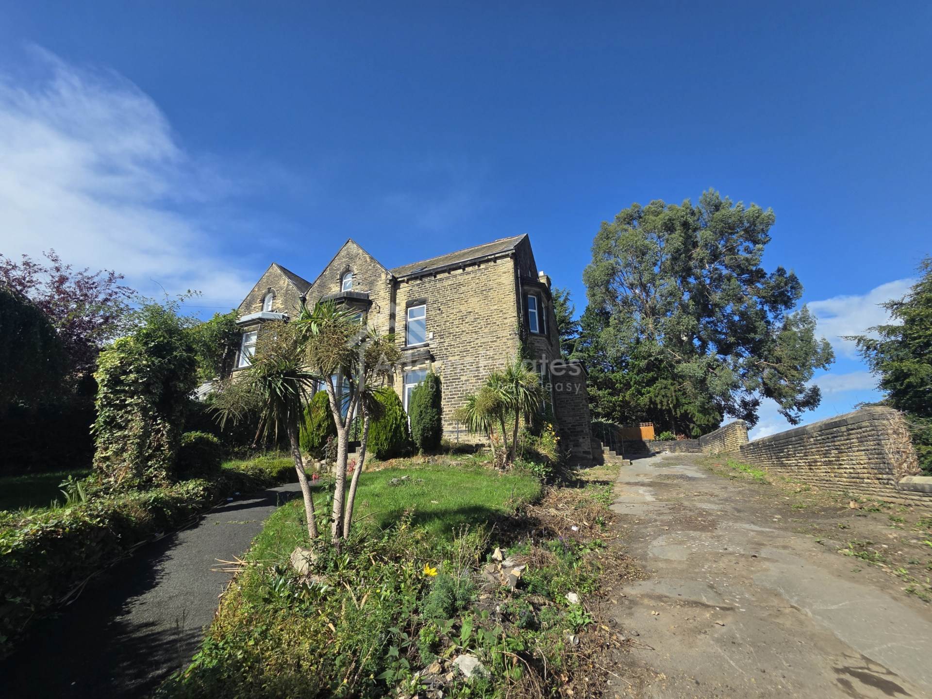 Flat Hill Crest Road in Kirklees