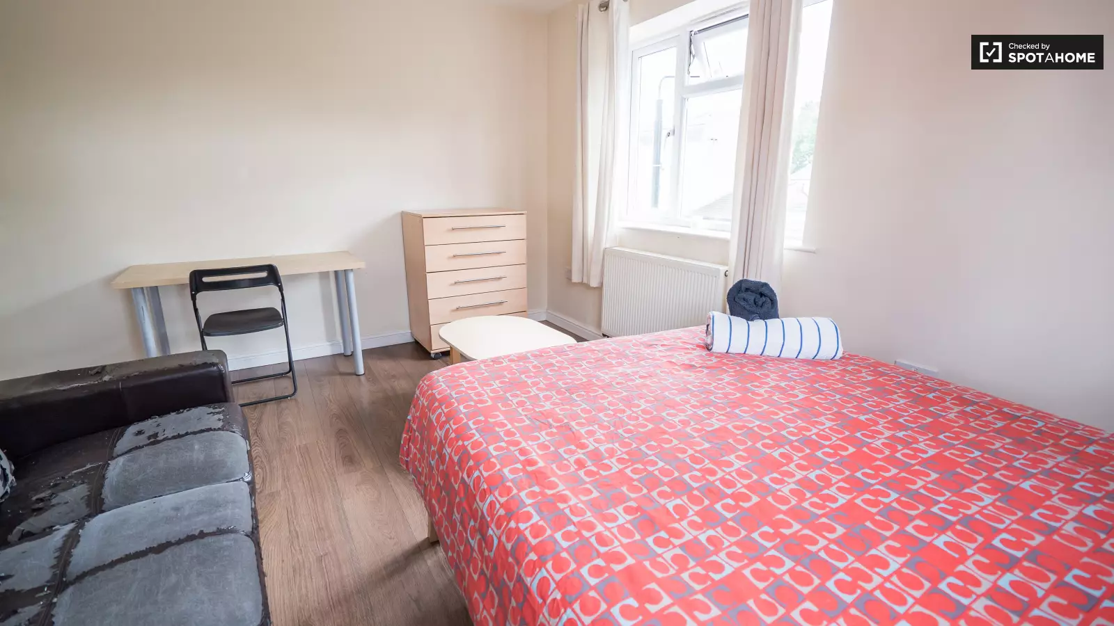 Flat Bethnal Green Road in Greater London