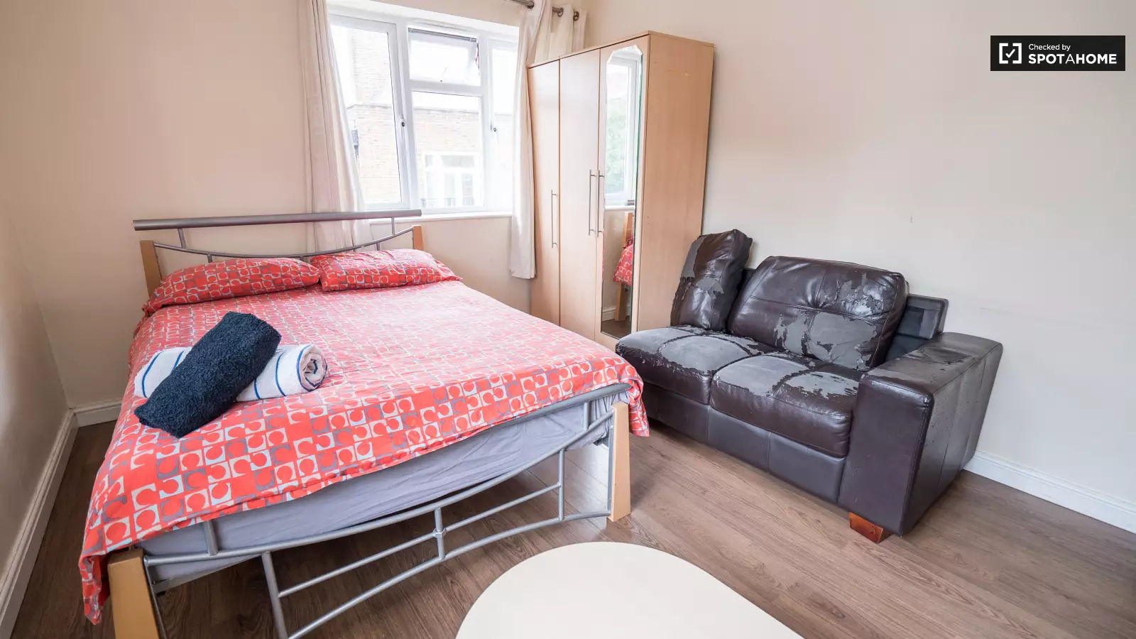 Flat Bethnal Green Road in Greater London