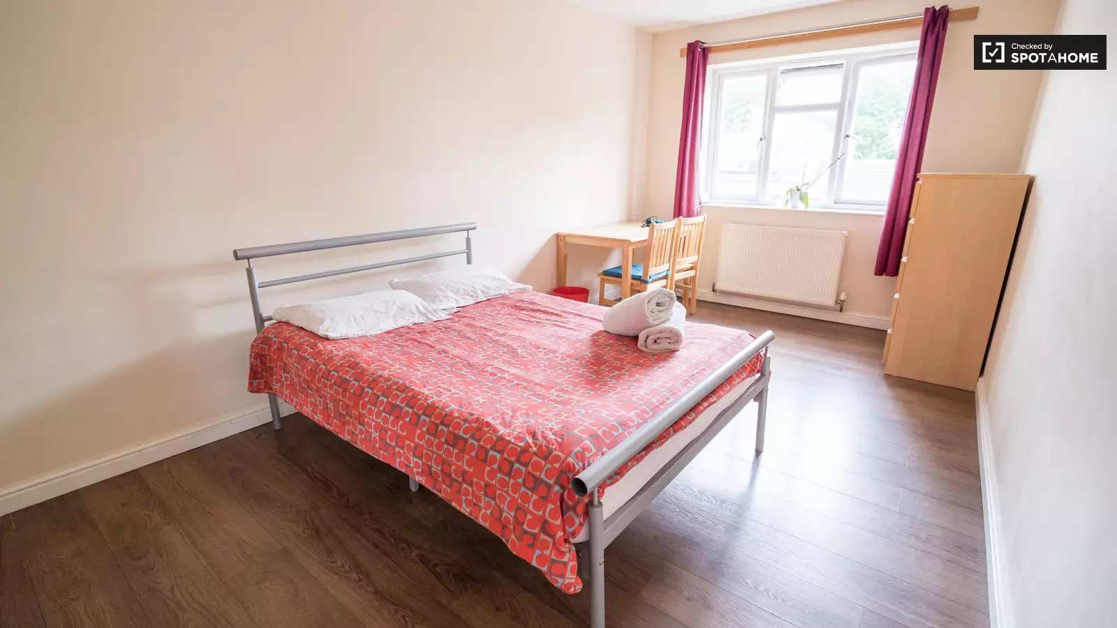 Flat Bethnal Green Road in Greater London