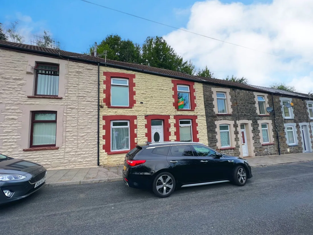 House Brynbedw Road in Tylorstown