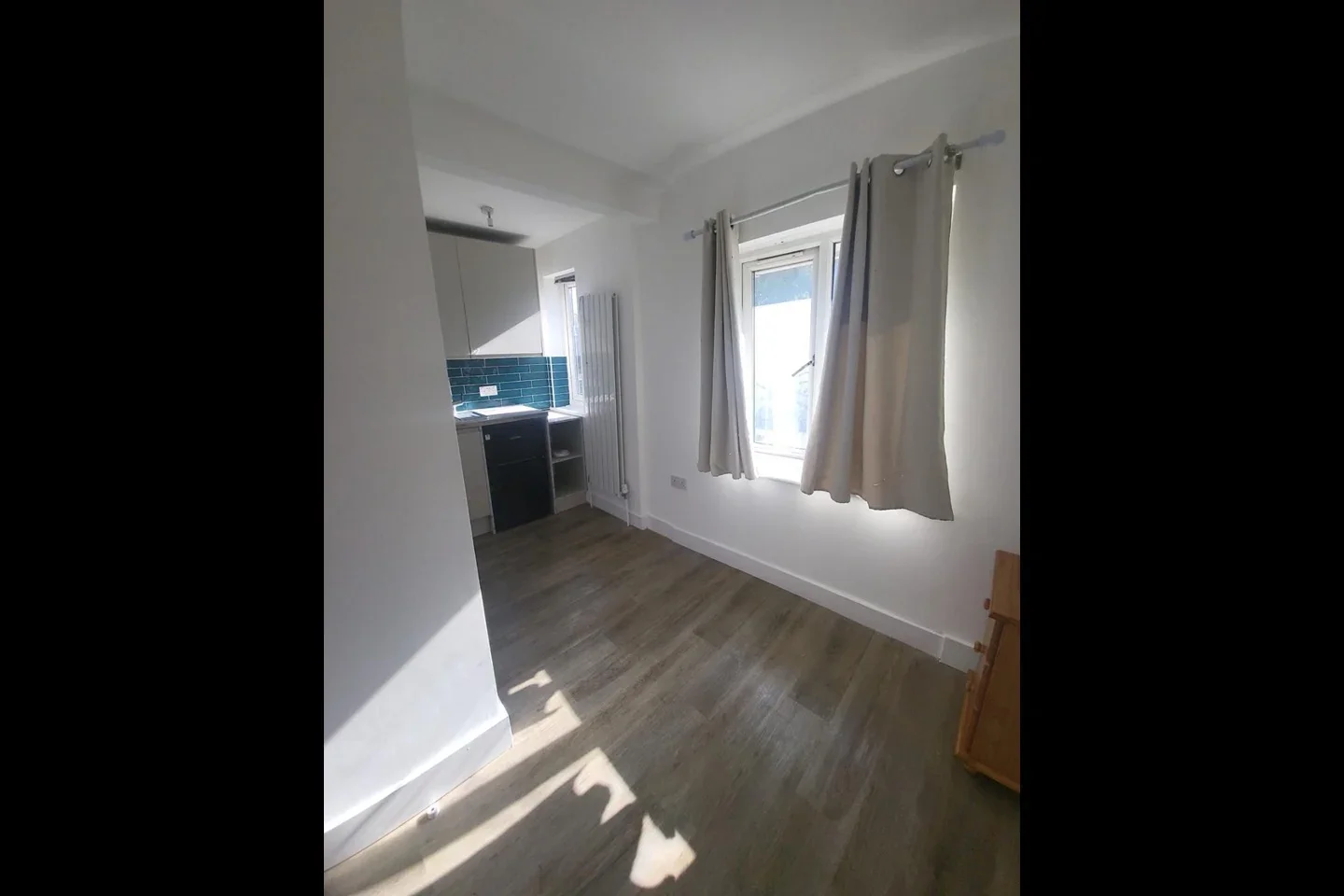 Room Selborne Gardens in Greater London