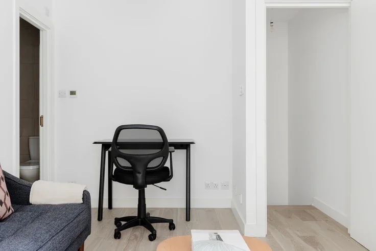 Room Cleveland Street in Greater London