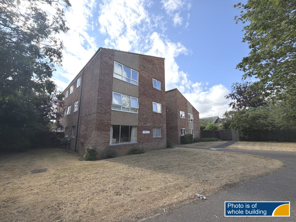 Flat Harewood Gardens in Peterborough
