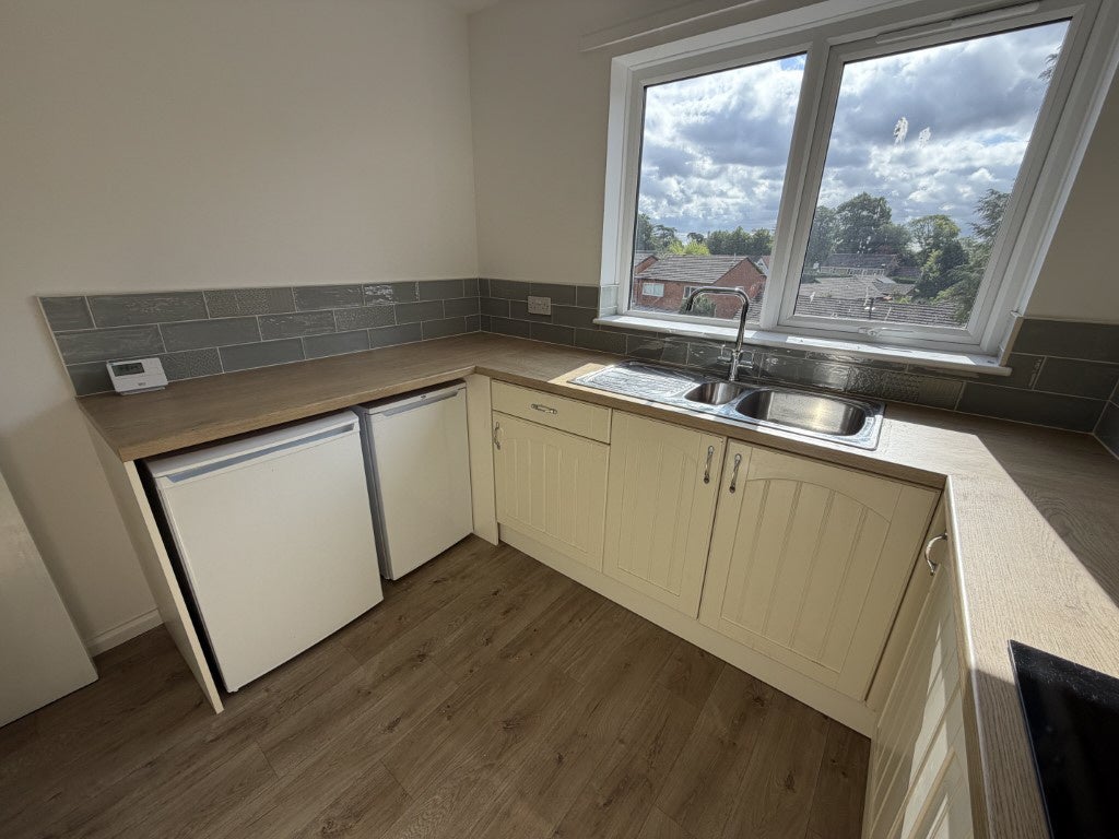 Flat Harewood Gardens in Peterborough
