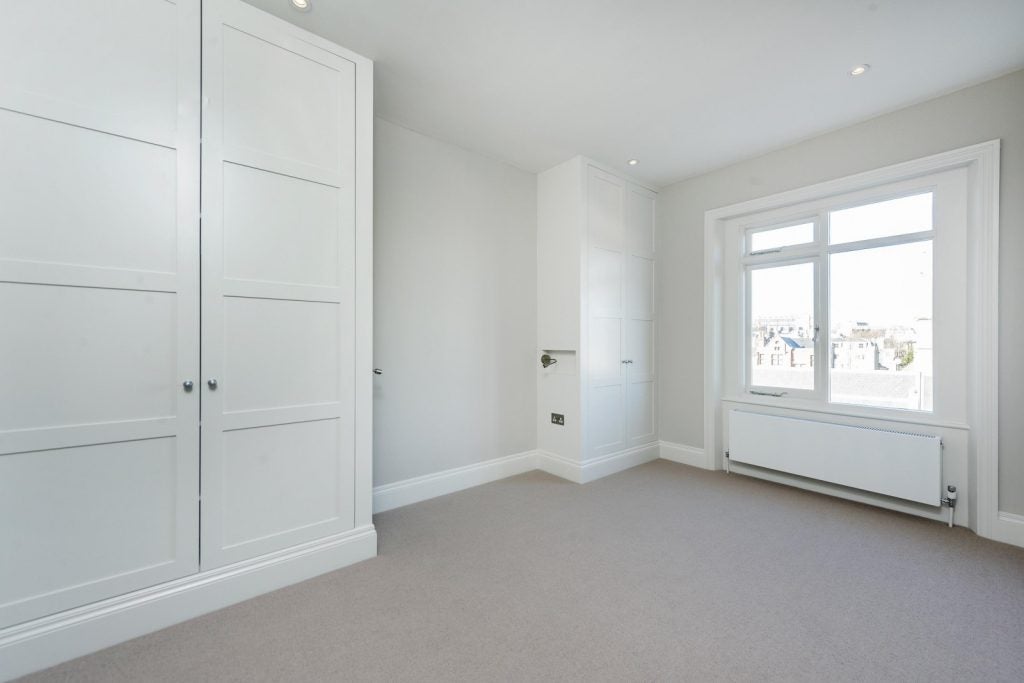 Flat Cornwall Gardens in Greater London