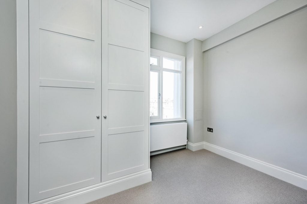 Flat Cornwall Gardens in Greater London