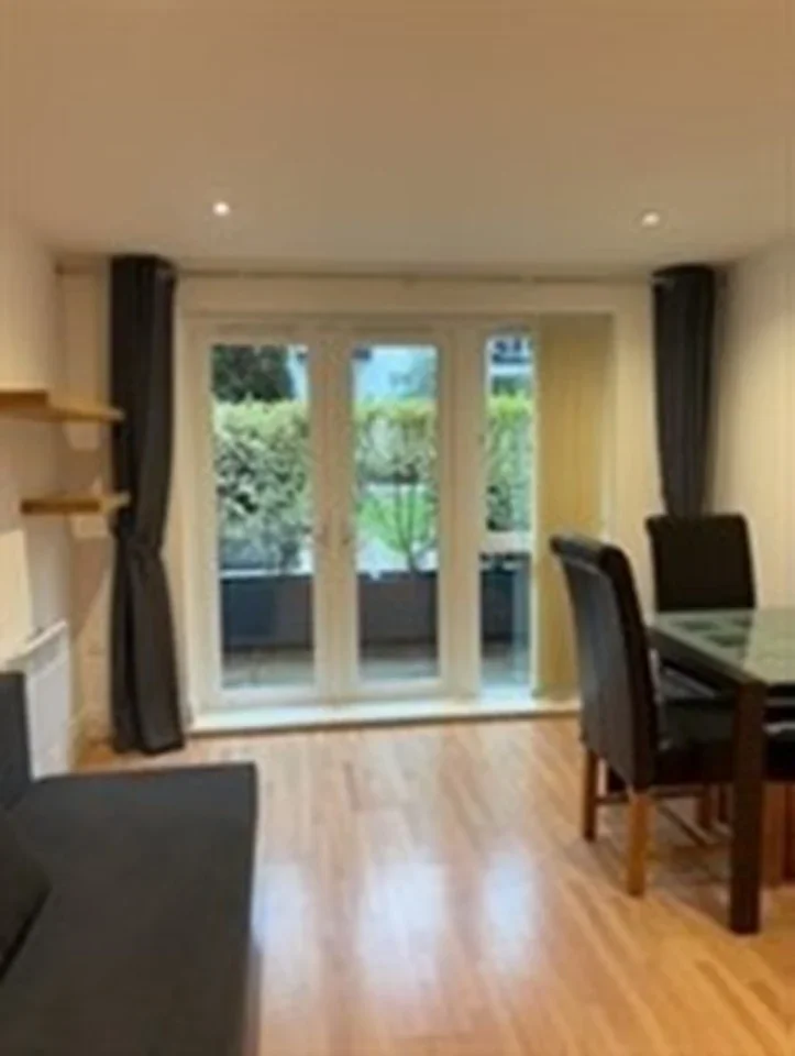 Flat Seven Kings Way in Greater London