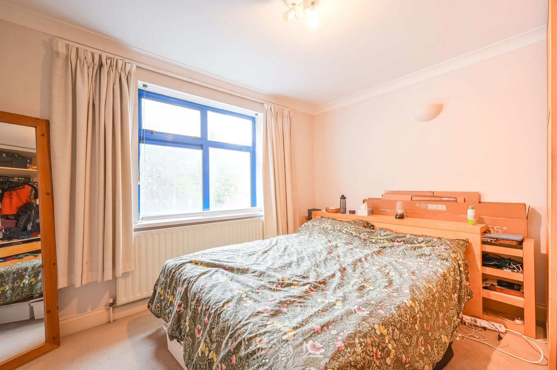 Flat Casson Street in Greater London