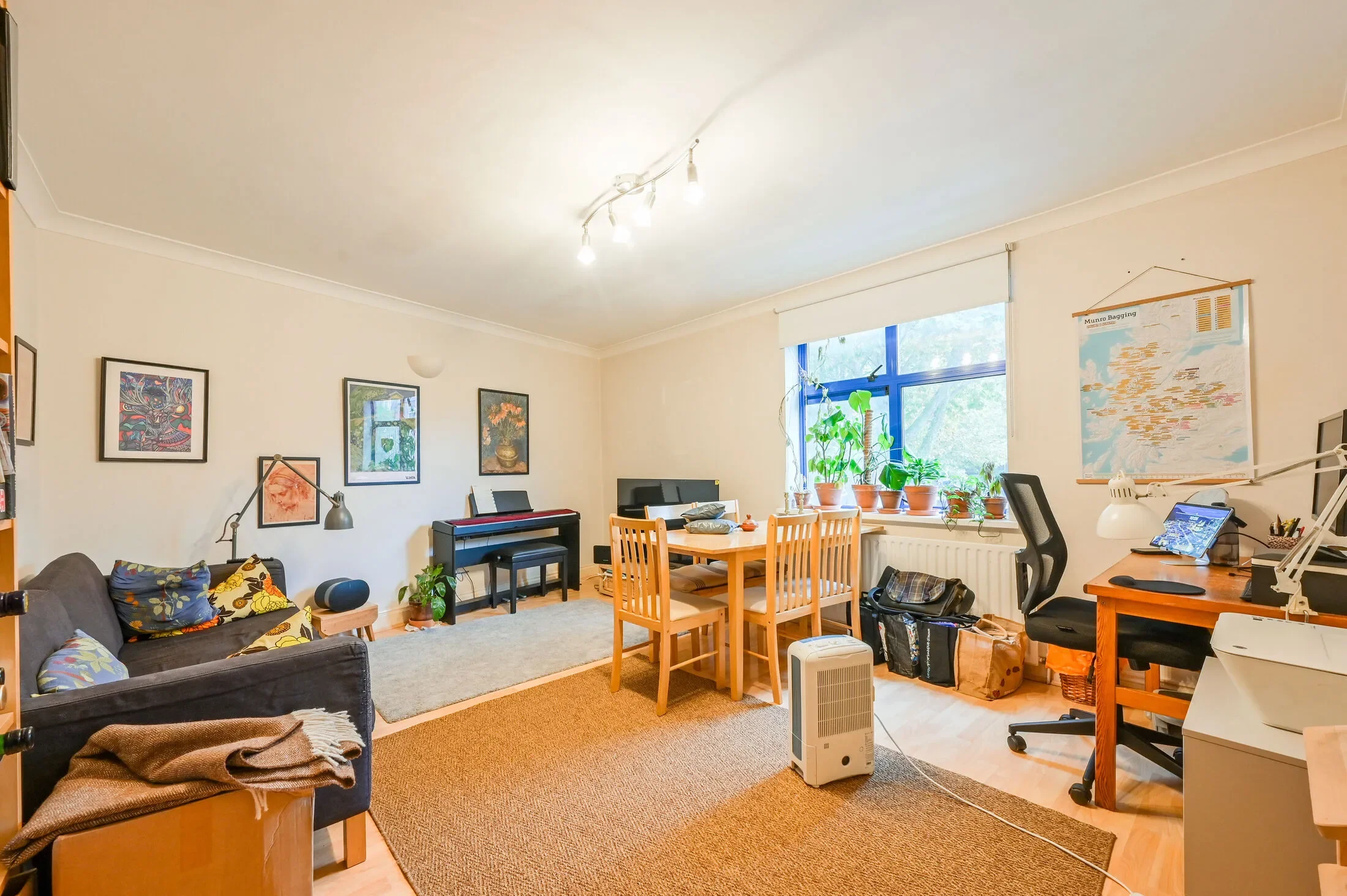 Flat Casson Street in Greater London