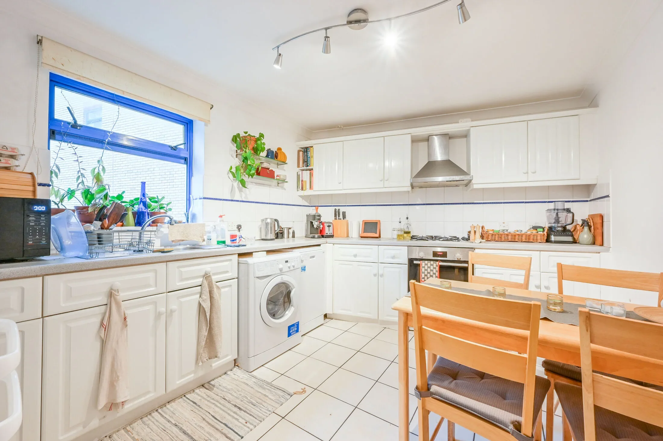 Flat Casson Street in Greater London