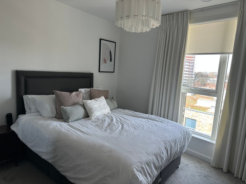 Flat Enfield Road in Greater London